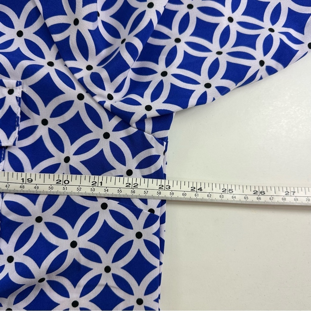 Notations Shirt Blouse Women's 1X Runs Small Blue Geometric Preppy Carrier - Picture 5 of 9